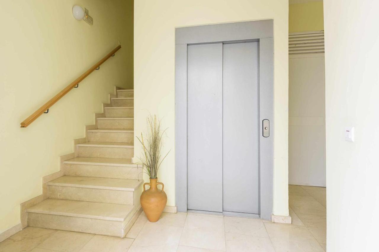 Pineapple Pena 19 Apartment Malaga Exterior photo